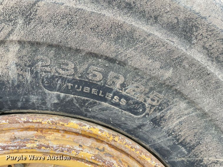 image for item LS9332 2000 Caterpillar D300E Series II  water wagon