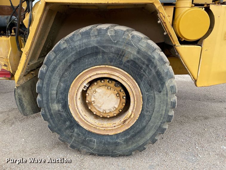 image for item LS9332 2000 Caterpillar D300E Series II  water wagon