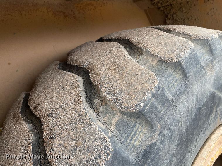 image for item LS9332 2000 Caterpillar D300E Series II  water wagon