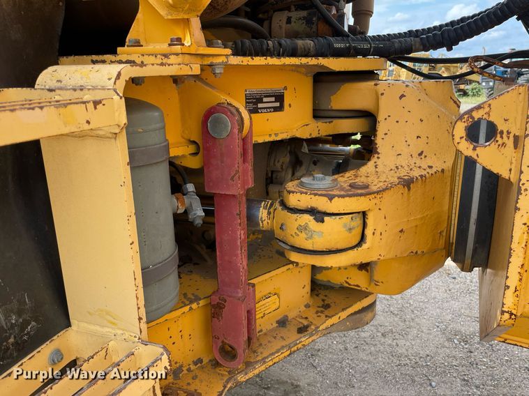 image for item LS9333 1998 Volvo A35C  haul truck