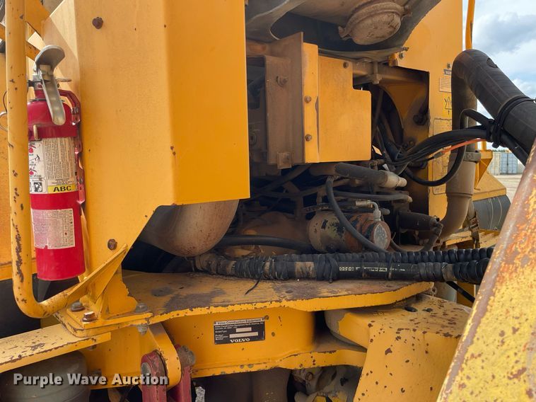 image for item LS9333 1998 Volvo A35C  haul truck