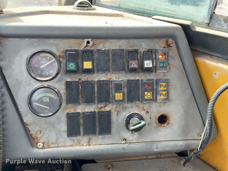 image for item LS9333 1998 Volvo A35C  haul truck