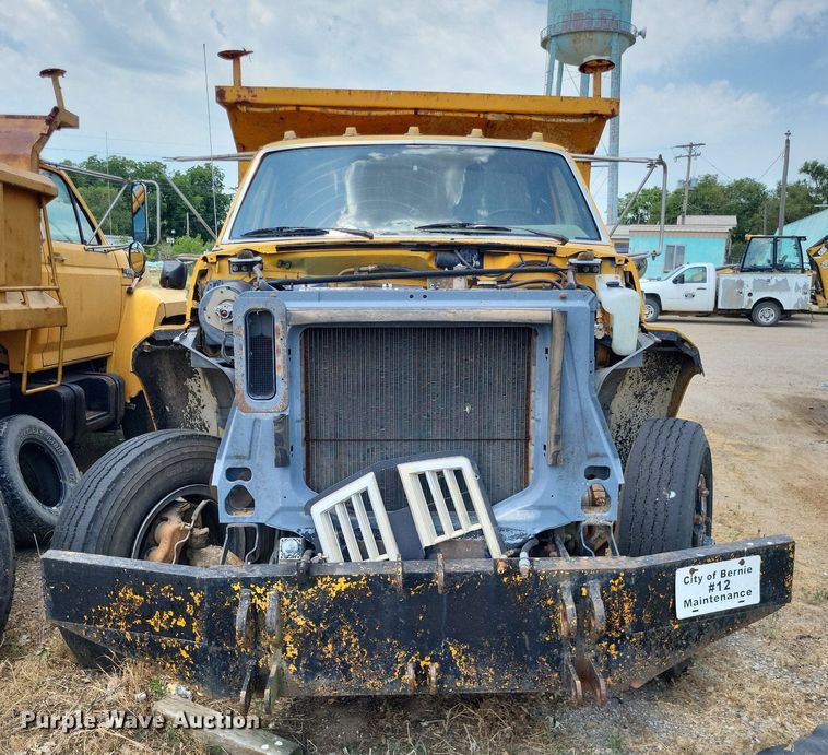 image for item LS9574 1988 Ford F800  dump truck
