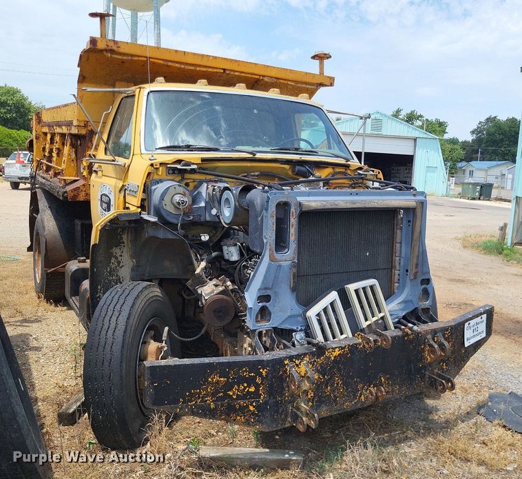 image for item LS9574 1988 Ford F800  dump truck