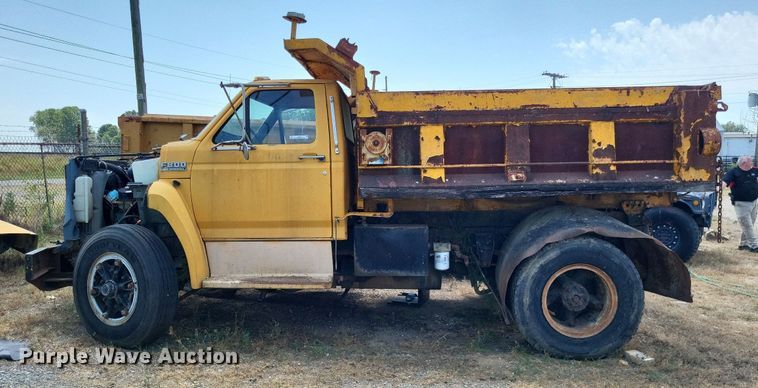image for item LS9574 1988 Ford F800  dump truck