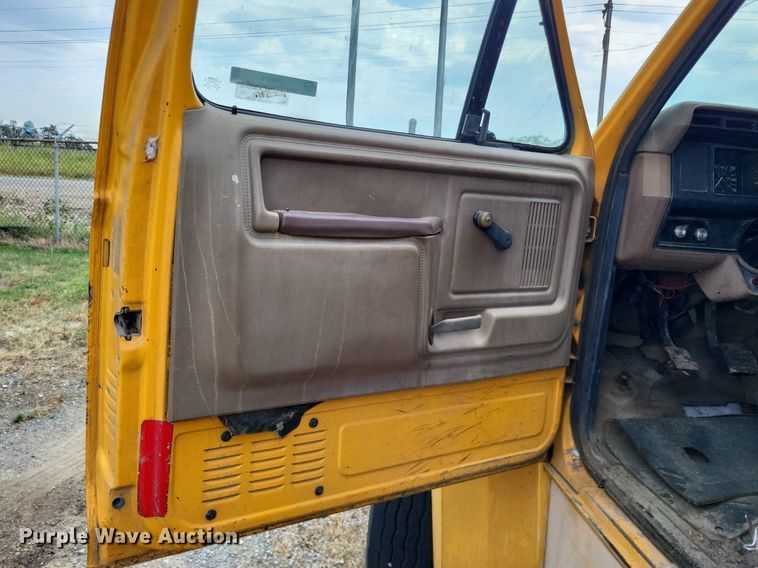 image for item LS9574 1988 Ford F800  dump truck