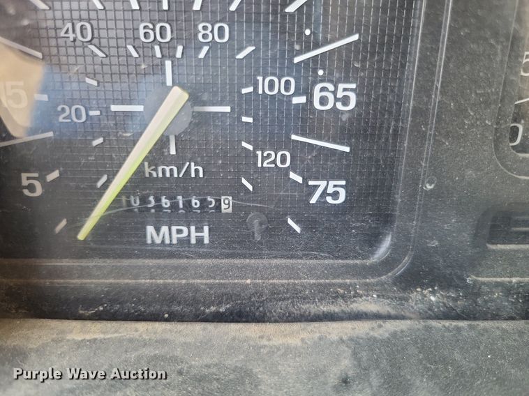 image for item LS9574 1988 Ford F800  dump truck