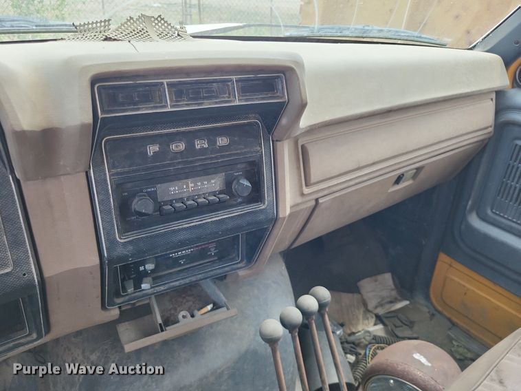 image for item LS9574 1988 Ford F800  dump truck