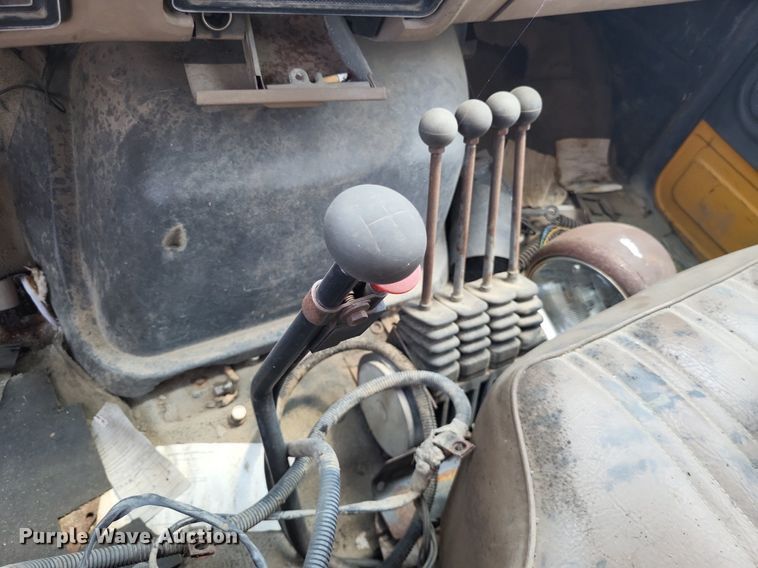 image for item LS9574 1988 Ford F800  dump truck