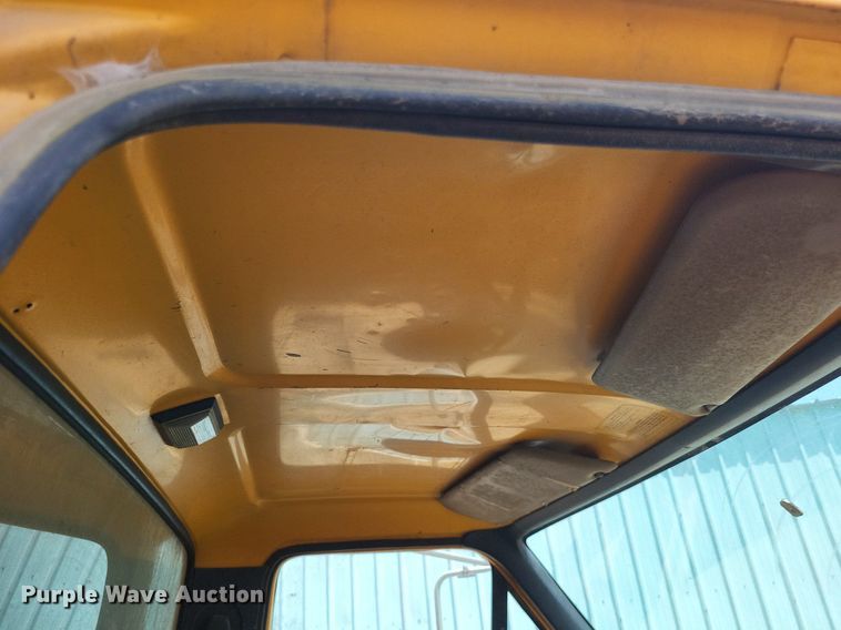 image for item LS9574 1988 Ford F800  dump truck