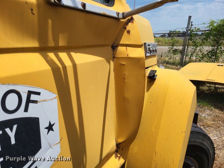 image for item LS9574 1988 Ford F800  dump truck