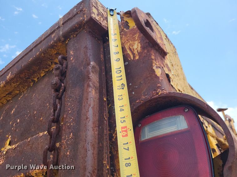 image for item LS9574 1988 Ford F800  dump truck