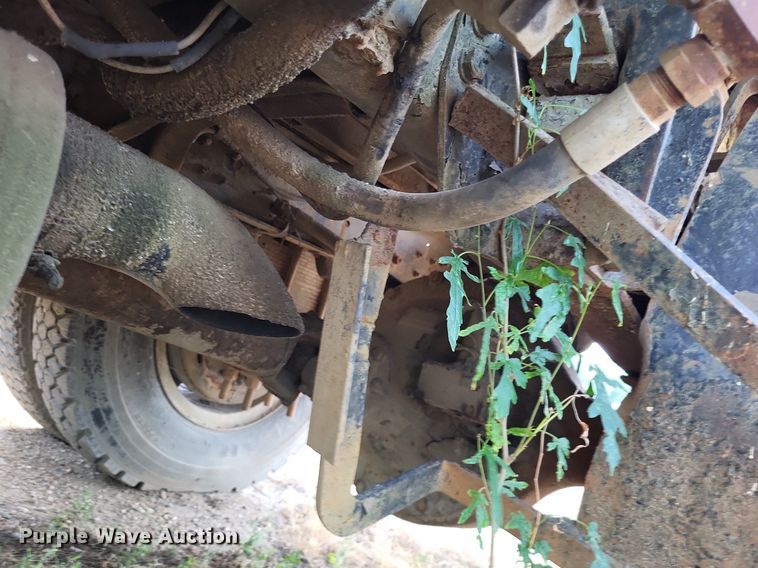 image for item LS9574 1988 Ford F800  dump truck