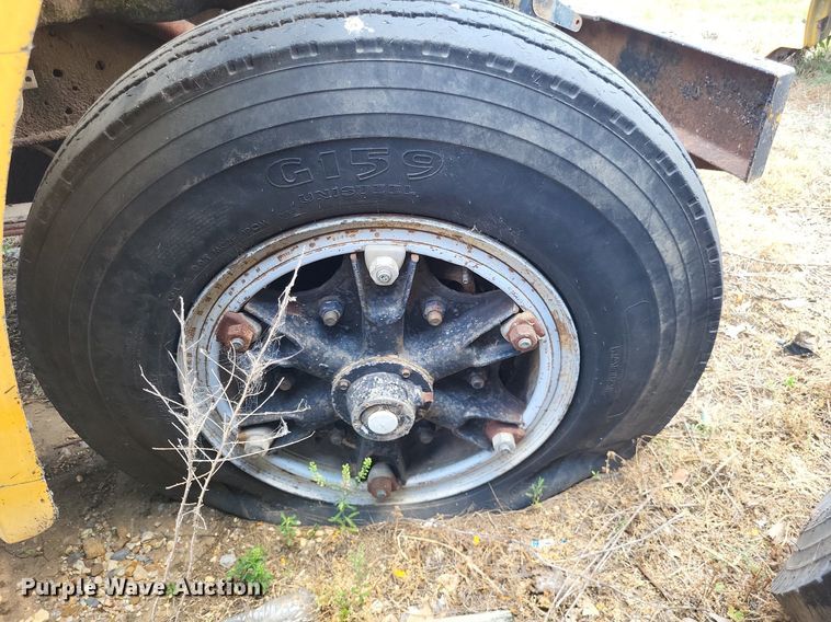 image for item LS9574 1988 Ford F800  dump truck