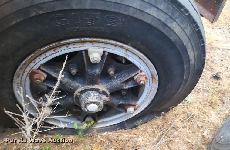 image for item LS9574 1988 Ford F800  dump truck