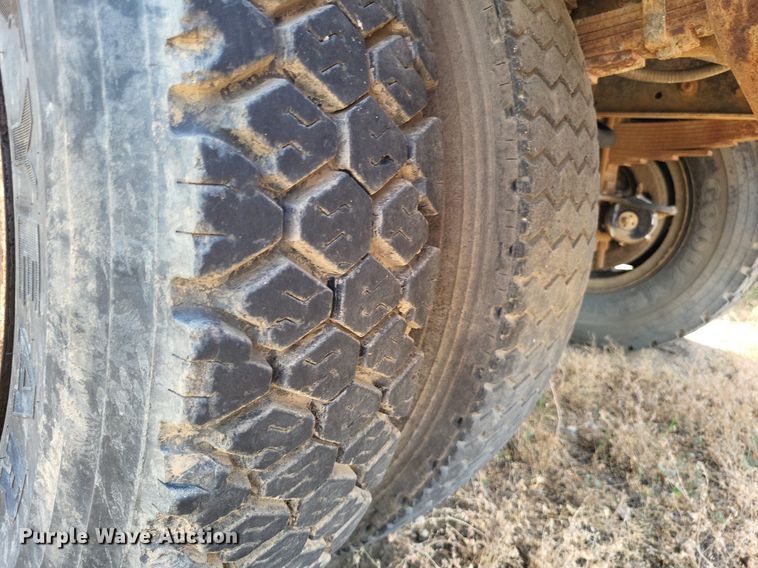 image for item LS9574 1988 Ford F800  dump truck