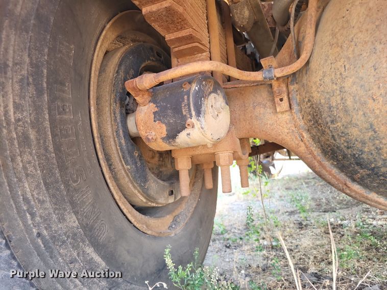 image for item LS9574 1988 Ford F800  dump truck