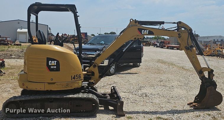 image for item LW9697 2015 Caterpillar 303E CR  mini excavator