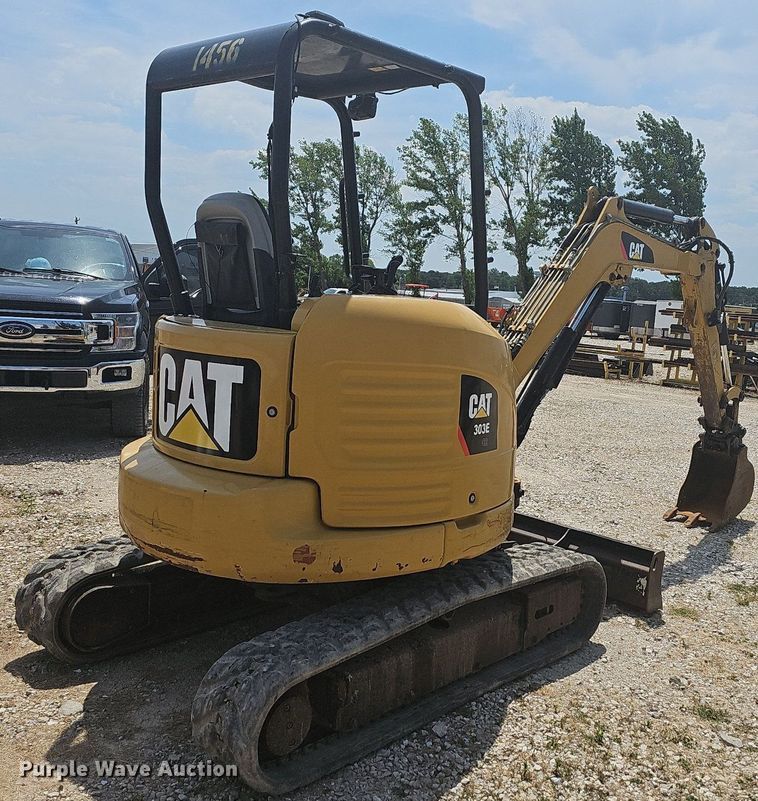 image for item LW9697 2015 Caterpillar 303E CR  mini excavator