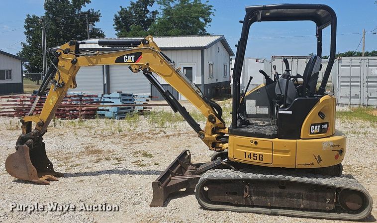 image for item LW9697 2015 Caterpillar 303E CR  mini excavator