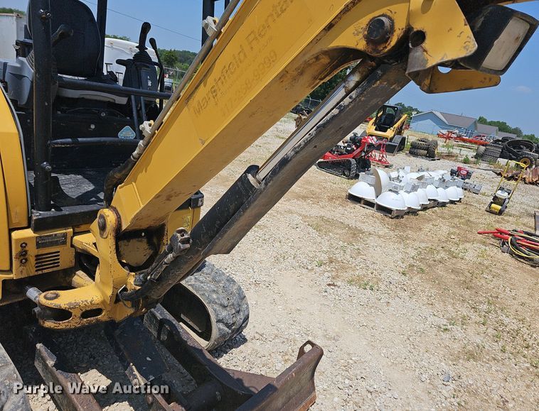image for item LW9697 2015 Caterpillar 303E CR  mini excavator