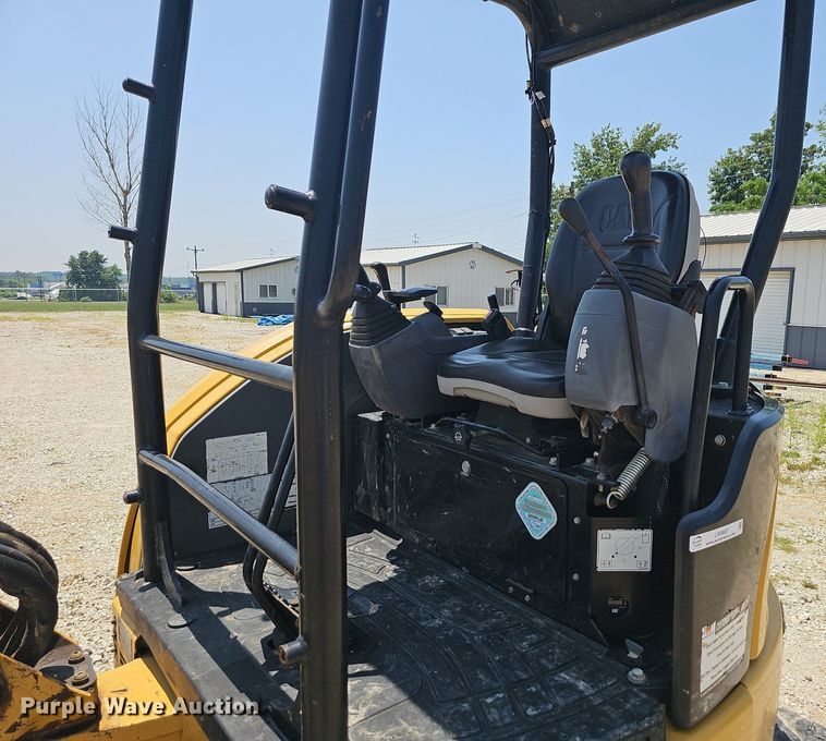 image for item LW9697 2015 Caterpillar 303E CR  mini excavator