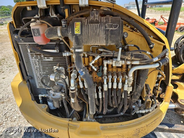 image for item LW9697 2015 Caterpillar 303E CR  mini excavator