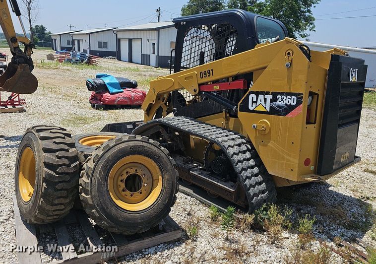 image for item LW9698 2014 Caterpillar 236D  tracked skid steer loader
