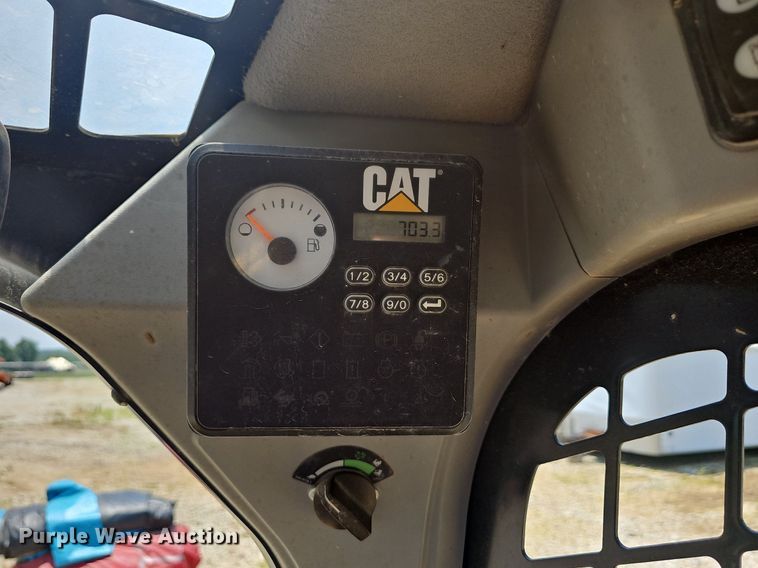 image for item LW9698 2014 Caterpillar 236D  tracked skid steer loader