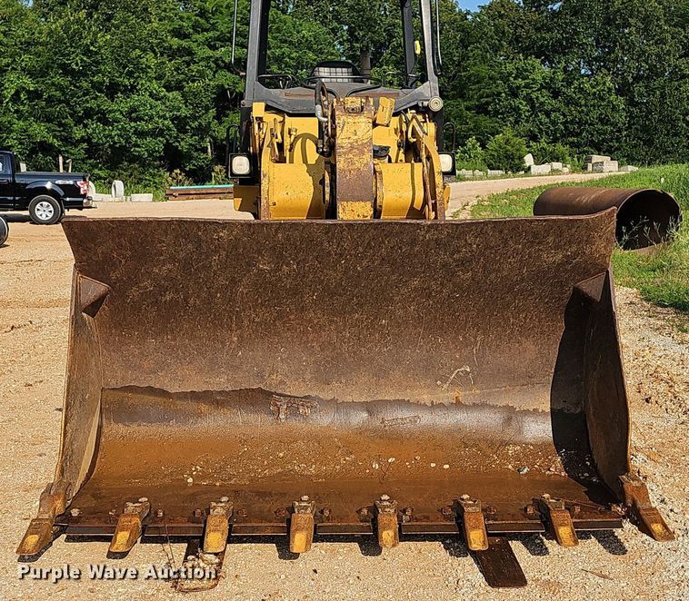 image for item LW9734 2004 Caterpillar 953C  track loader