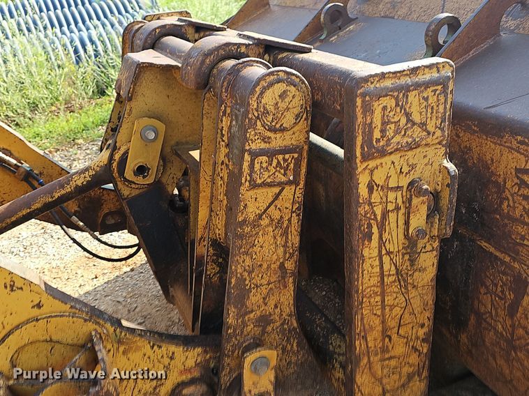 image for item LW9734 2004 Caterpillar 953C  track loader