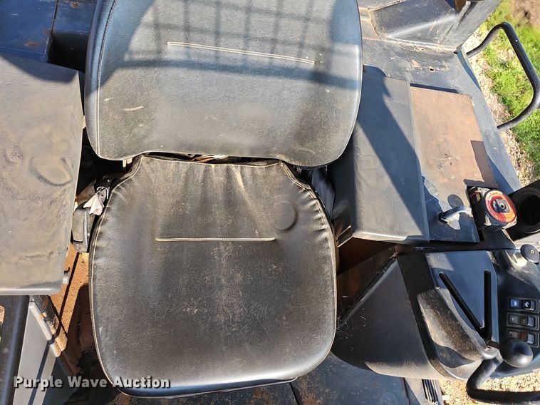 image for item LW9734 2004 Caterpillar 953C  track loader