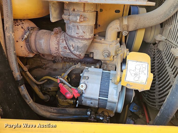 image for item LW9734 2004 Caterpillar 953C  track loader