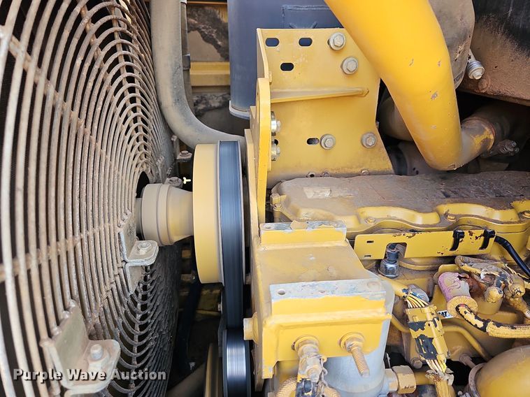 image for item LW9734 2004 Caterpillar 953C  track loader