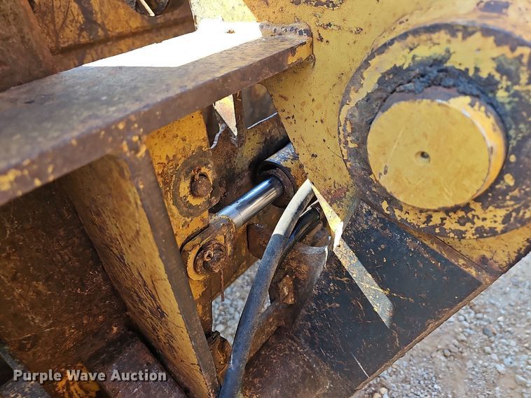 image for item LW9734 2004 Caterpillar 953C  track loader