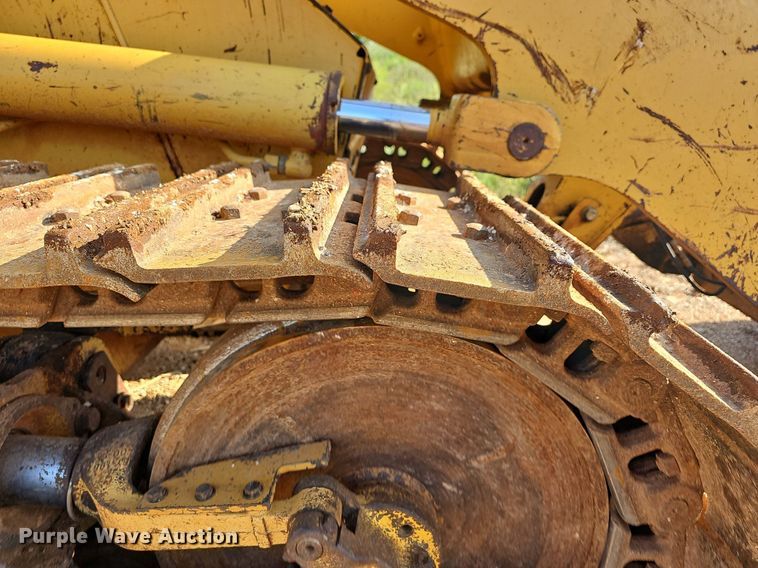 image for item LW9734 2004 Caterpillar 953C  track loader