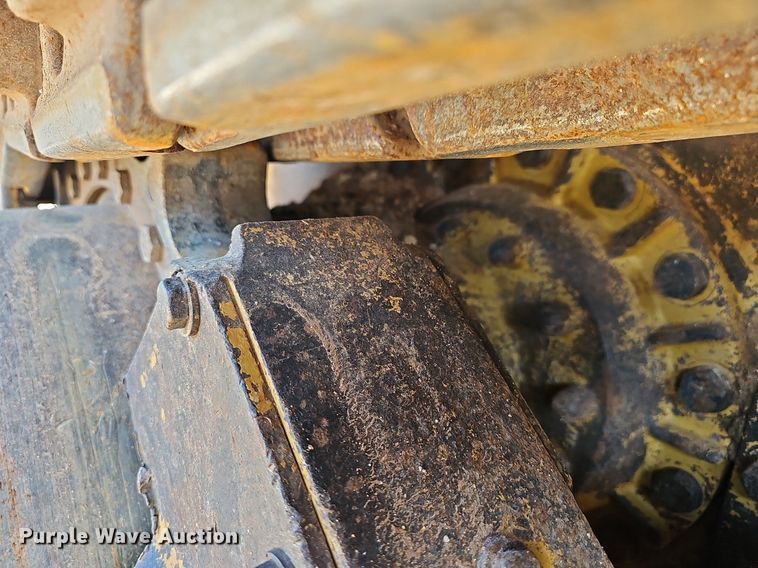 image for item LW9734 2004 Caterpillar 953C  track loader