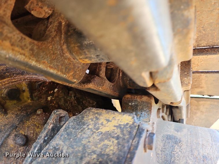 image for item LW9734 2004 Caterpillar 953C  track loader