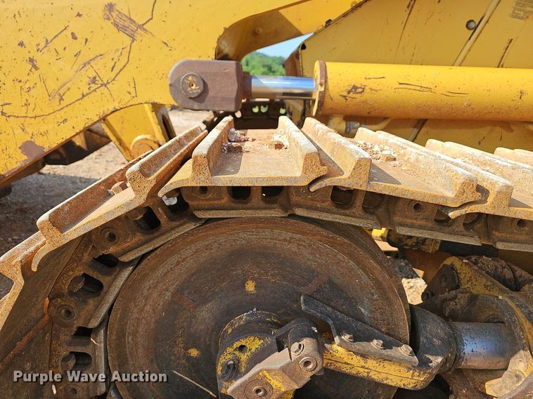 image for item LW9734 2004 Caterpillar 953C  track loader