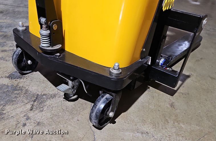 image for item LW9746 Electric pallet jack