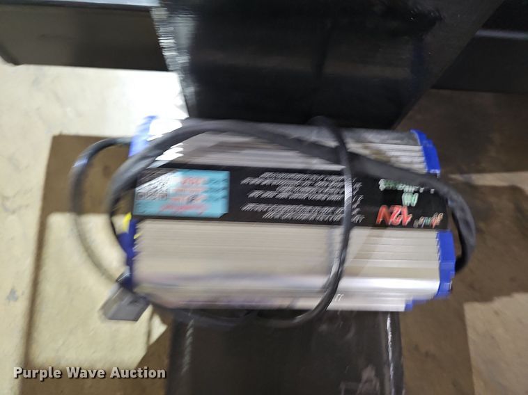 image for item LW9746 Electric pallet jack