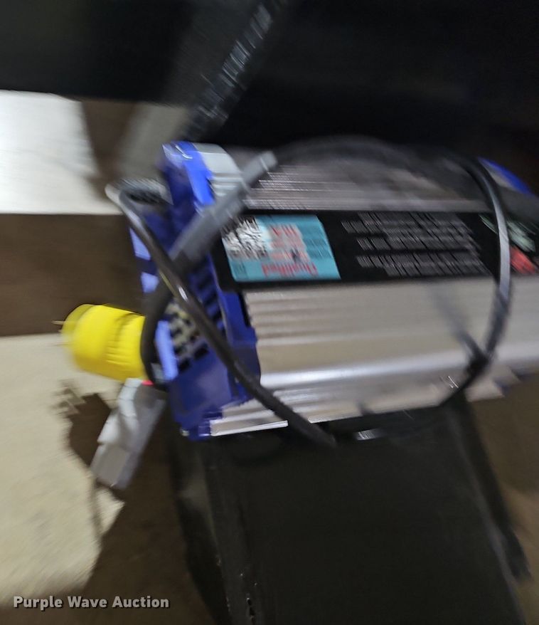 image for item LW9746 Electric pallet jack