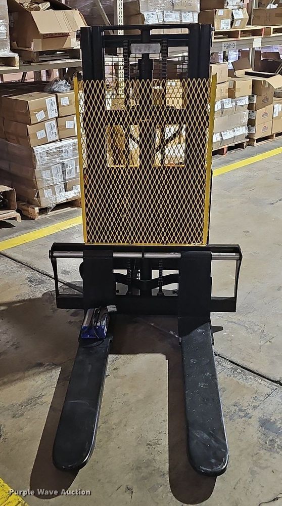 image for item LW9747 Electric pallet jack