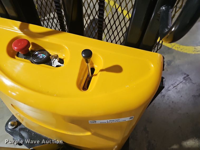 image for item LW9747 Electric pallet jack