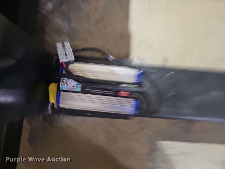 image for item LW9747 Electric pallet jack