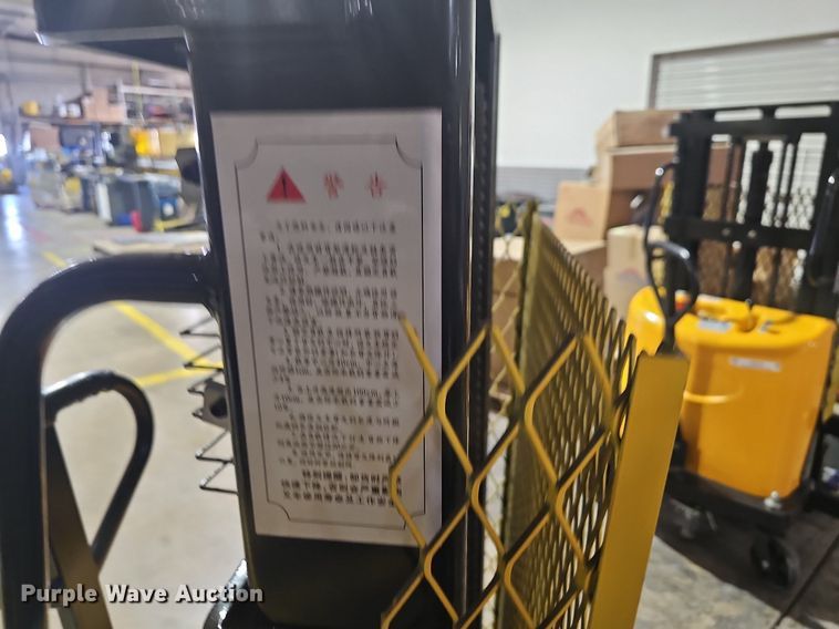 image for item LW9747 Electric pallet jack