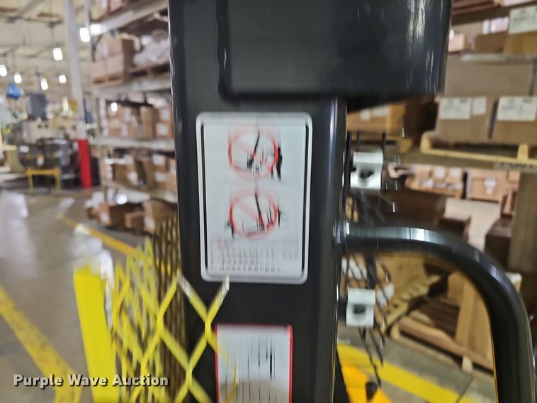 image for item LW9747 Electric pallet jack