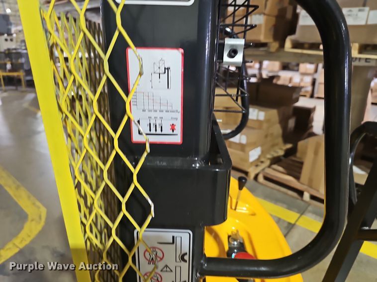 image for item LW9747 Electric pallet jack