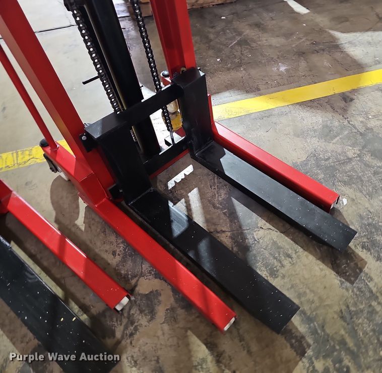image for item LW9748 (2) pallet jacks