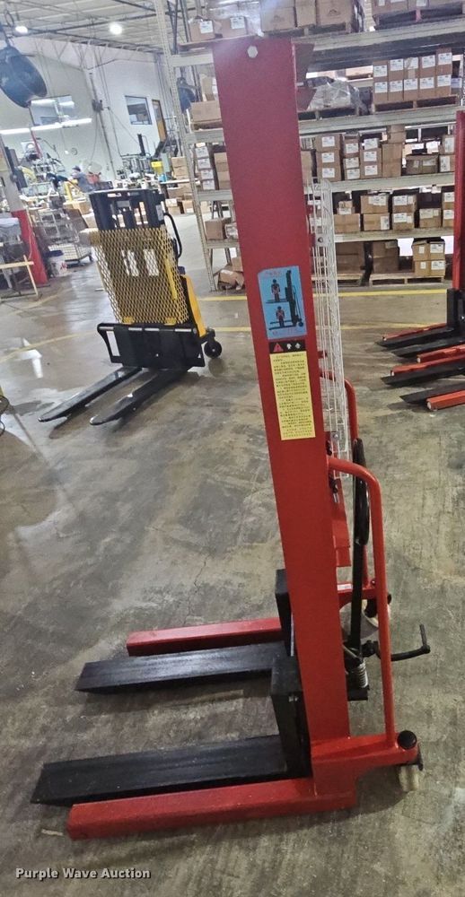 image for item LW9749 Pallet jack